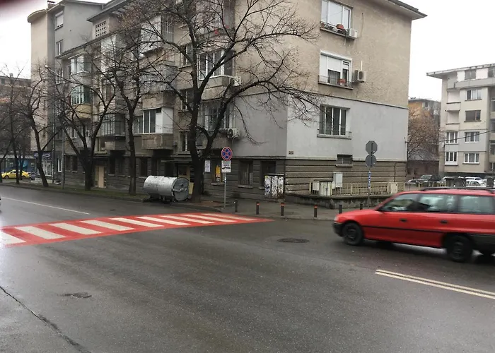 My Home, With Free Secure Parking Lejlighed